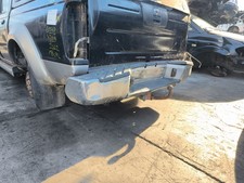 Pare-choc arrière Nissan PICK-UP