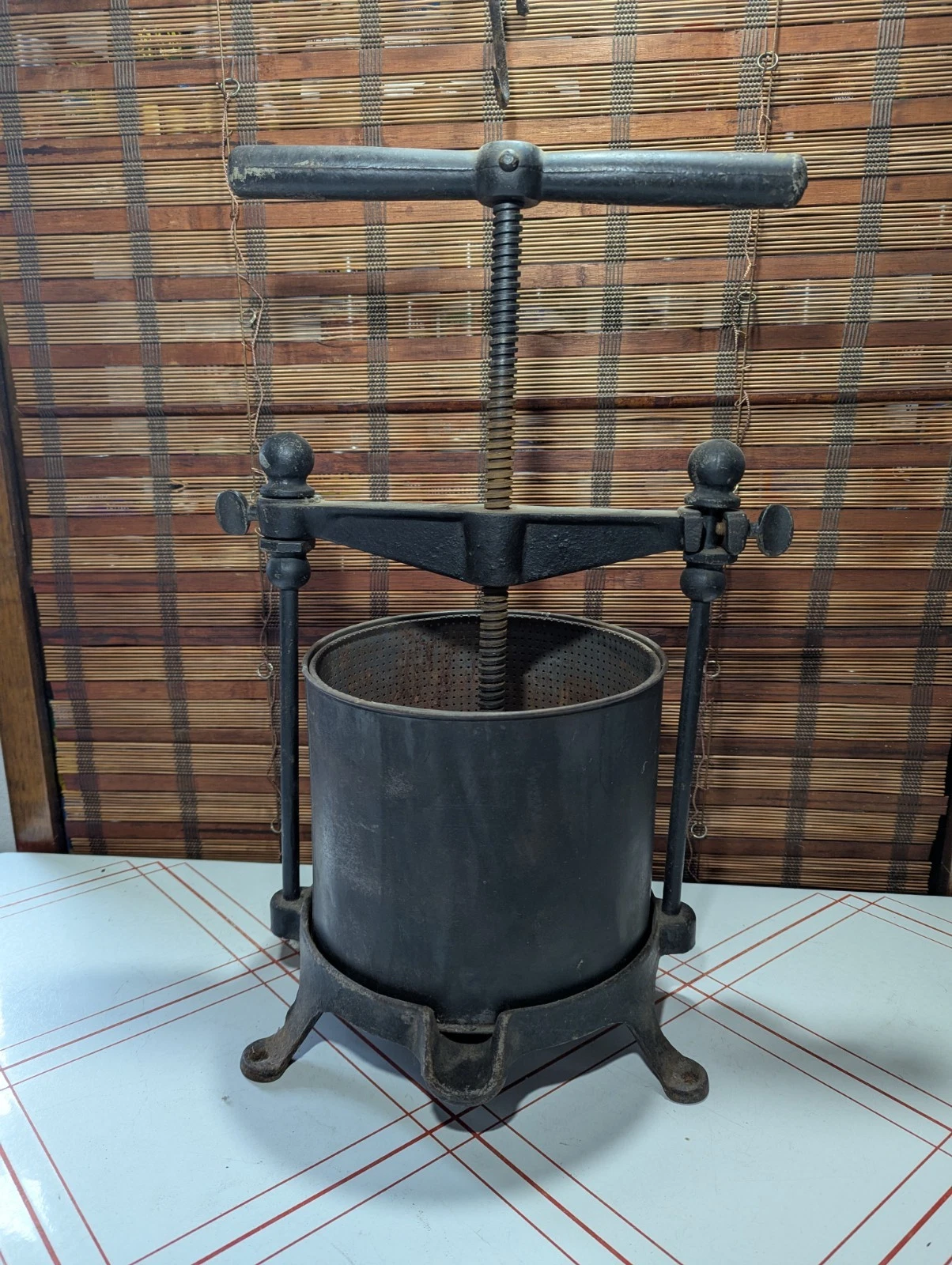 Antique Cast Iron Fruit Press Juicer 10 QT