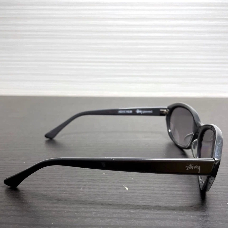 GAFAS DE SOL USADAS EXTREMADAMENTE RARAS STÜSSY ENCUBIERTAS EN JOHNNY SMOKE GOOD Foto 4 de 4