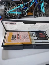 Hoppes Gun Cleaning Kit with Solvent and Patches