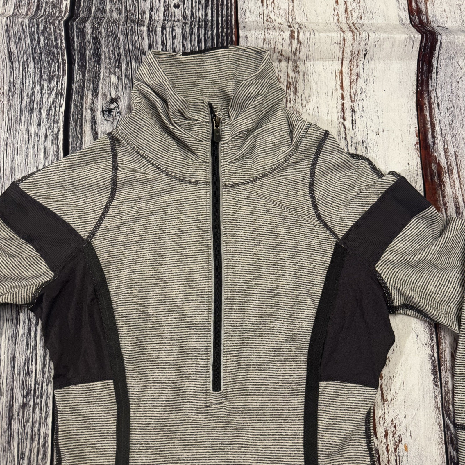 Lululemon Base Runner Pullover  1/4 Zip Size 4 Ru… - image 6