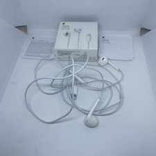 Image of Apple Lightning In-Ear Headphones EarPods Lightning Connector - White MMTN2ZMA
