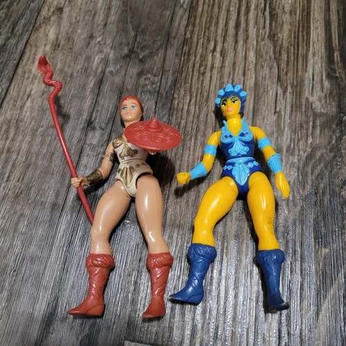 Vintage 1980s HE-MAN MASTERS OF THE UNIVERSE Teela Evil-Lyn Doll FIGURE