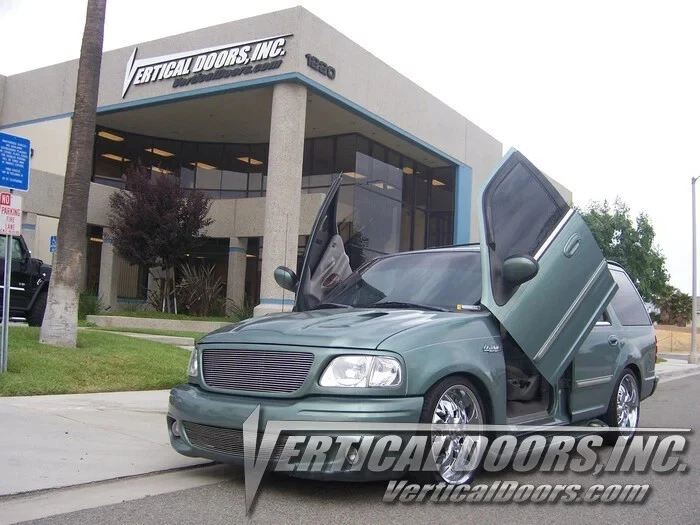 Ford Expedition 1997-2002 Puertas Lambo Pernos Puertas Verticales Inc FÁCIL INSTALACIÓN Foto 2 de 3
