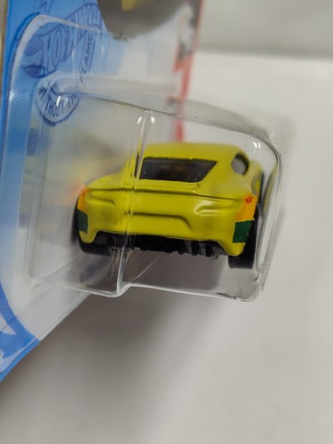 Hot Wheels #215 Mainline Rescue Series #4 Aston Martin One-77 - Picture 5 of 7