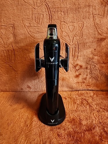 Coravin Model Two Wine System. Black. Extra Capsule, Bag, Case, Cleaning Tool - Picture 2 of 10