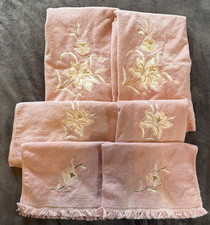 Rare Vintage The Avanti Look 1978 6 Piece Towel Set Pink Embroidered Floral