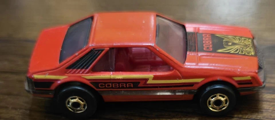 Hot Wheels 1979 1:64 BW Hot Ones 27/8" rojo turbo Mustang Cobra llanta dorada coche suelto Foto 4 de 4