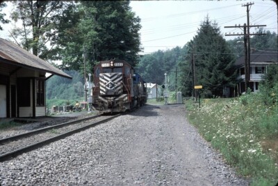 Delaware & Hudson (D&H / LV) - GP38-2 - #7322 - Original 35mm Slide