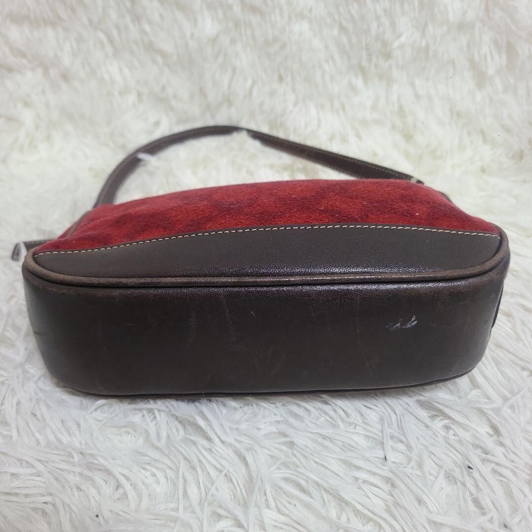 バッグ Coach Signature Accessory Pouch Bag red Coach Signature Accessory Pouch Red｜Yahoo!フリマ（旧PayPay