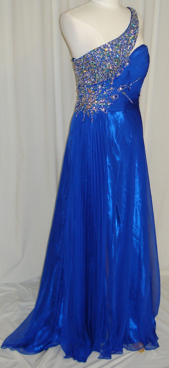 green emerald velvet dress Amazon.com: Neeno Women's Dresses Sequin Mermaid Prom Dress Dress for Women(Royal  Blue,Large) : Clothing, Shoes & Jewelry