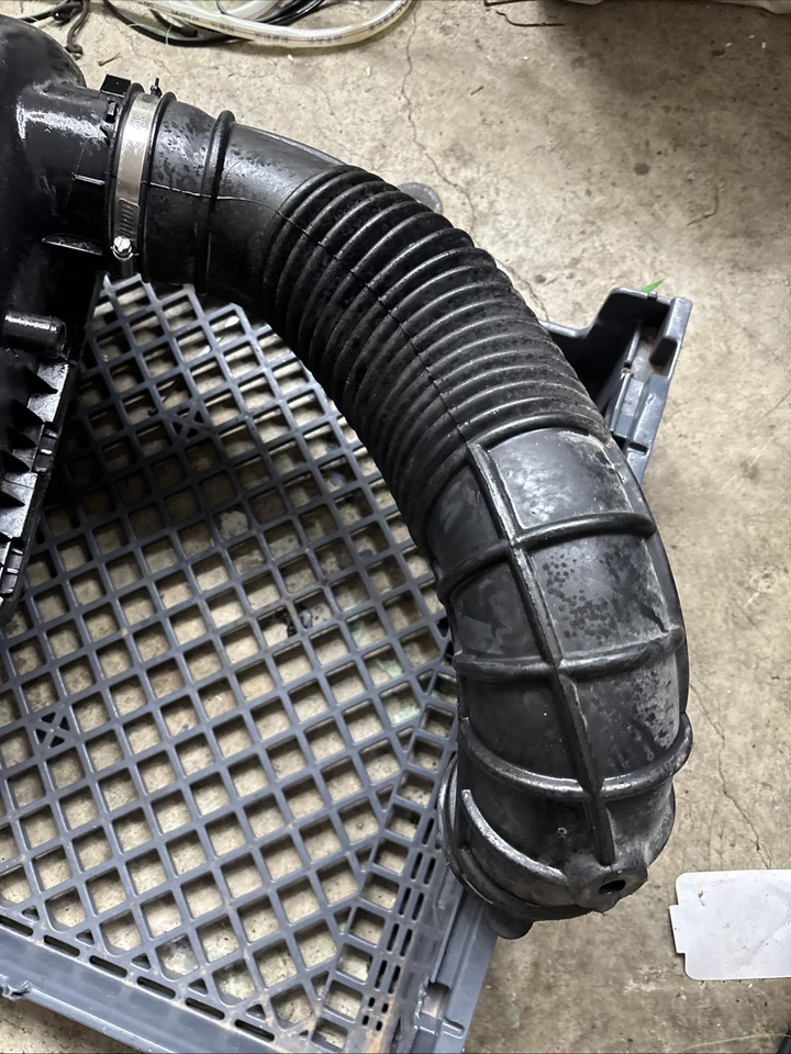 RAM 1500 2500 3500 2009-2018 5,7 L admisión de aire filtro caja carcasa OEM Foto 3 de 4