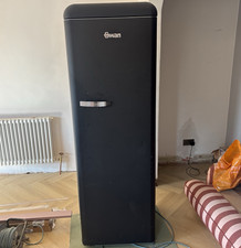 Swan SR11050BN Retro Tall Larder Fridge 315L Matt Black Adjustable Shelves