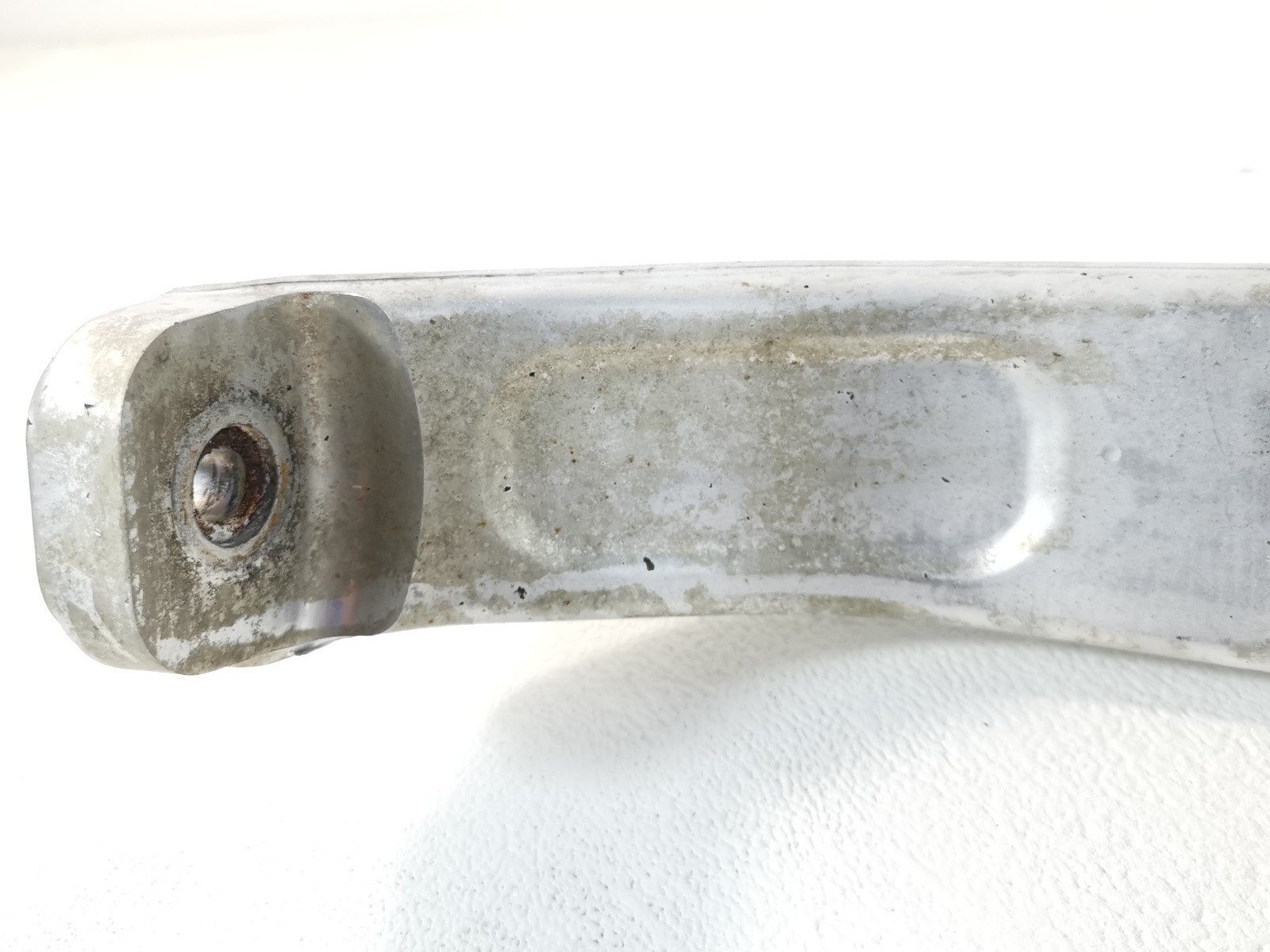 Maserati Levante 2017 Front Left Steering knuckle P/N 670032053