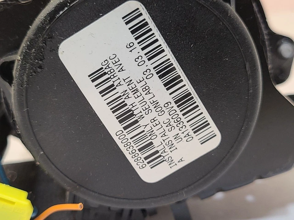 2016 2017 2018 2019 2020 KIA SORENTO Seat Belt Front Driver Retractor  Foto 3 de 4