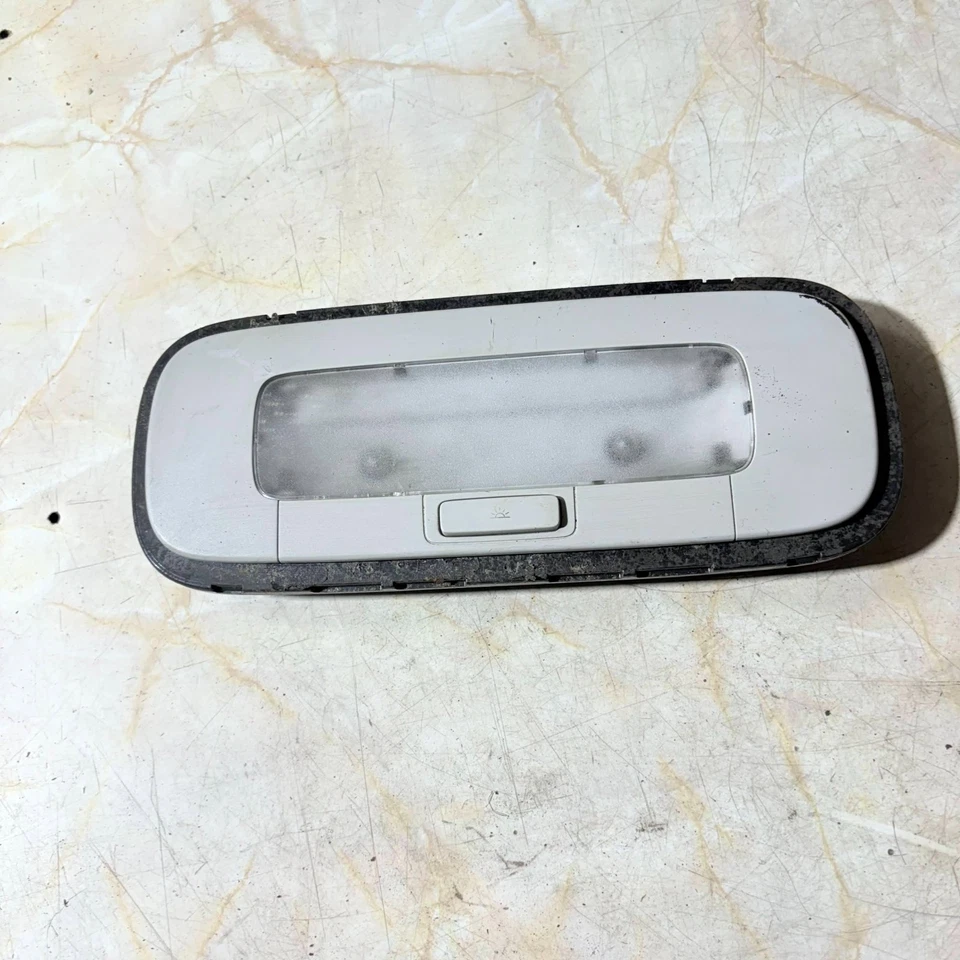 Luz de techo interior genuina OEM para Volkswagen Golf MK5 2003-2008 1K0947291H Foto 3 de 4