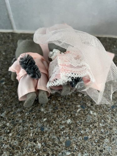 Sylvanian Families Bush Raccoon bride & Groom SSK - Picture 5 of 5