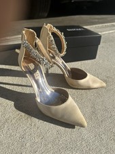 Badgley Mischka Bridal Shoes Heels White/Beige With Diamonds Detail Size 5.5