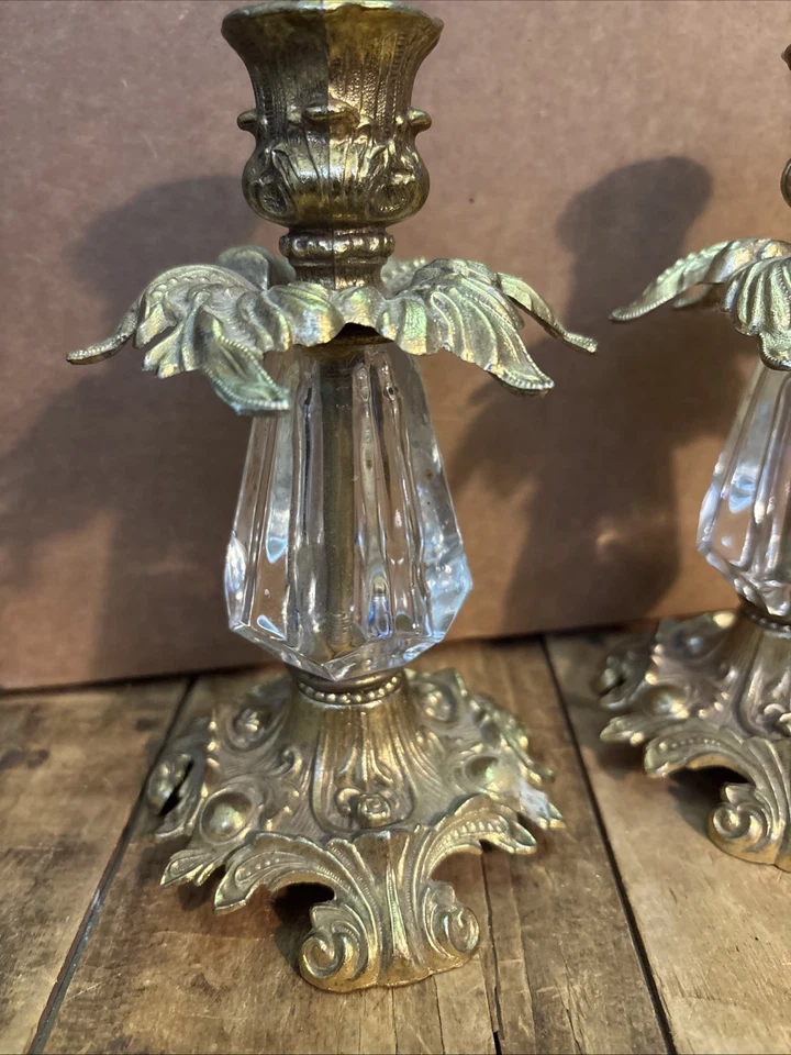 Par de candelabros vintage 1973 L&L WMC de latón y cristal Hollywood Regency Foto 2 de 4