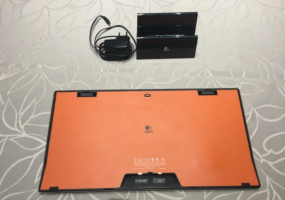 Logitech diNovo Edge Bluetooth-Tastatur mit integriertem Touchpad defekt - Bild 2 von 2