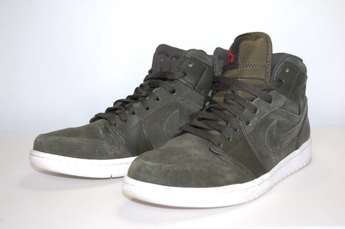 Size Jordan Mid Sequoia Max Orange Excellent Condition