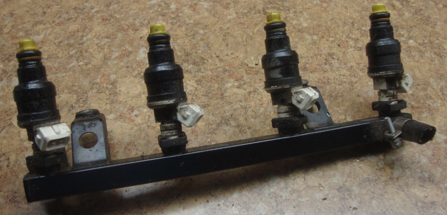 1995 BMW K1100 LT K1100LT K 1100 Engine Motor Fuel Gas injector Rail