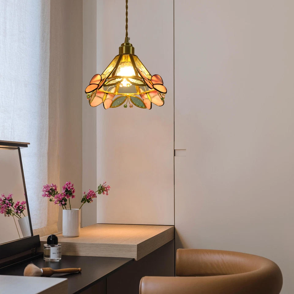 Mini lámpara colgante mariposa rosa de 8,6 pulgadas de ancho vitral Foto 3 de 4