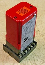 Red Lion Controls Model PRA1-3021, Pulse Rate to Analog Converter id:705