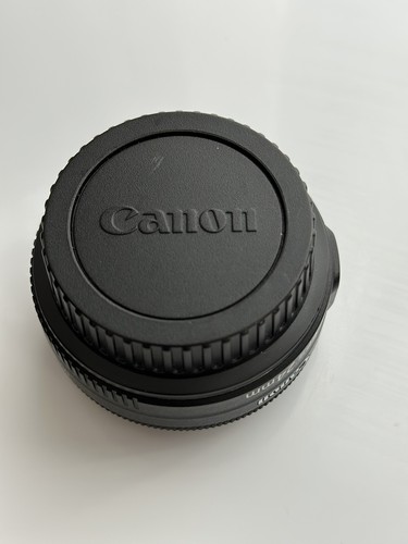 Near Mint Canon pancake lens CANON LENS EF-S 24mm F2.8 STM EFS AF working - Picture 4 of 11