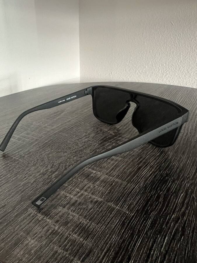 Louis Vuitton Men LV Waimea Sunglasses Black Monogram Logo Z1082W