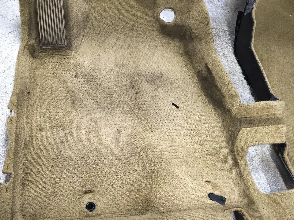 Alfombra interior forro de piso Lexus Rx350 2007-2009 *marfil *manchada Foto 4 de 4