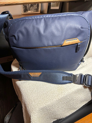 Peak Design Everyday Sling 6L V2 Blue Nylon Camera Sling Bag Padded Strap