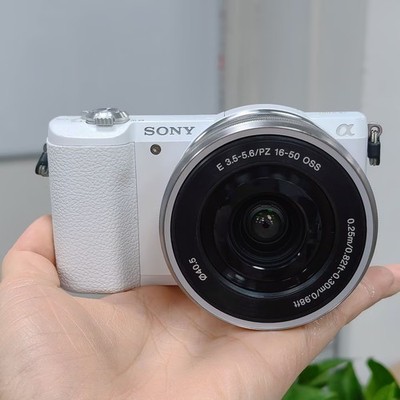 Sony Alpha A5100 24.3MP Digital Camera with 16-50mm Lens Used