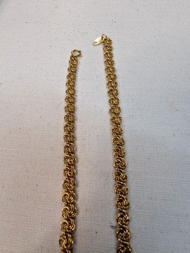Trifari Gold Tone Mobius 24” Chain Necklace 6.5mm Wide - Picture 3 of 9
