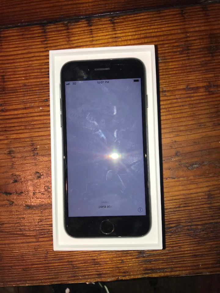 Apple iPhone 7 ATT 32 GB Negro Foto 2 de 4