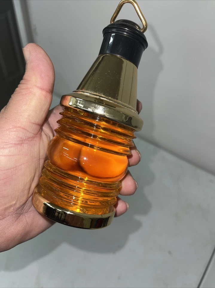 Loção pós-barba vintage Old Spice Ship's Lantern Decanter 6 fl oz - Imagem 2 de 4