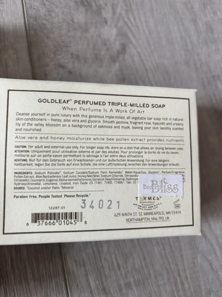 Crema corporal perfumada Thymes Goldleaf 9,25 oz y jabón perfumado triple molido 7 oz Foto 4 de 4