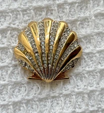 Swarvoski gold-tone clam shell brooch/pin bejeweled with crystals