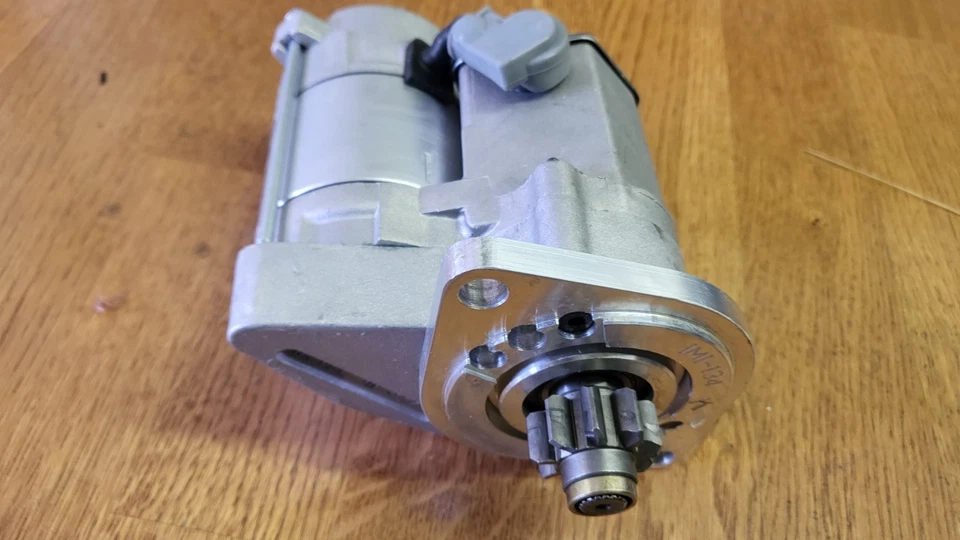 Motor de arranque de alto par 12 voltios para Willys Jeep 4 cilindros - ¡Casi nuevo! Foto 2 de 4