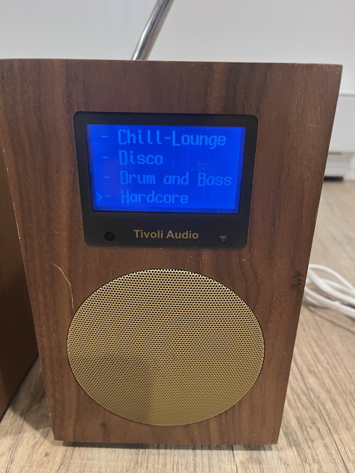 Tivoli Audio NetWorks WiFi Internet/FM Radio Stereo in Cherry w/External Speaker