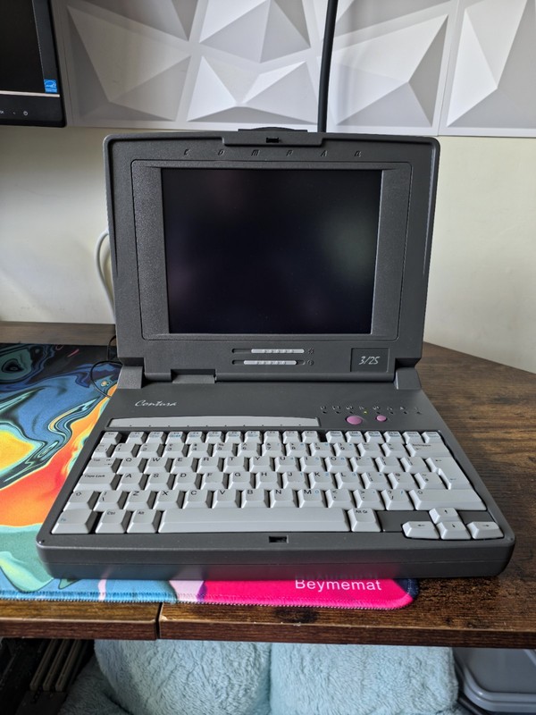 Compaq Contura 3/25 386 Laptop + PSU + 387 + SSD
