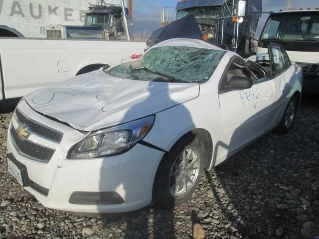 Throttle Body from 2013 Chevrolet Malibu 2.5L 3518426 - Image 2 of 4