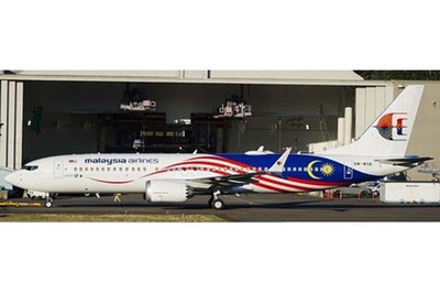 LH4MAS359 JC Wings 737 MAX 8 1/400 Model 9M-MVA Malaysia Airlines