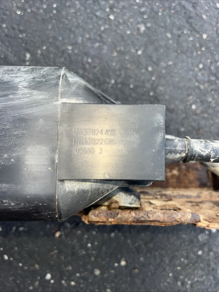 GMC SIERRA 2500 2004-2010 bote de vapor de combustible 15137022 OEM Foto 4 de 4