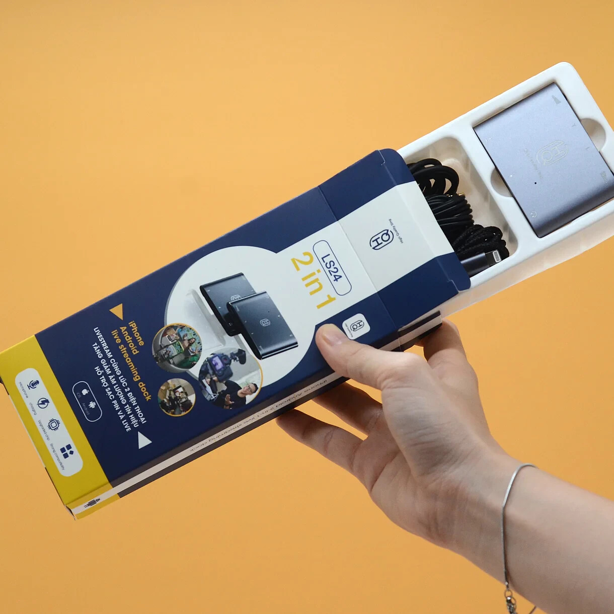 LS24 Livestream Dock – Mic Input, Stereo Audio, Karaoke Recording via Smartphone