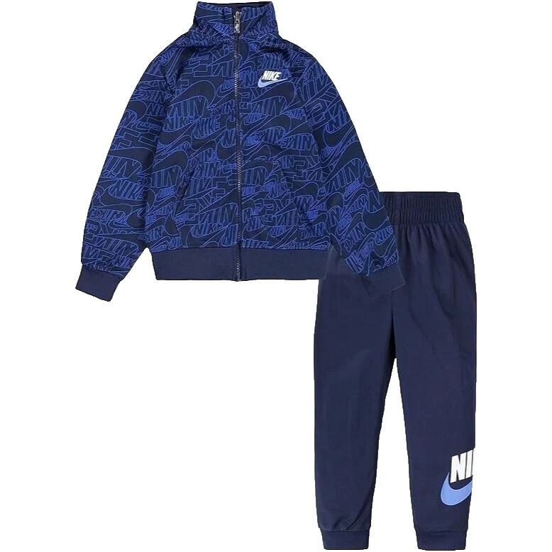 Trajes y juegos Nike para niños