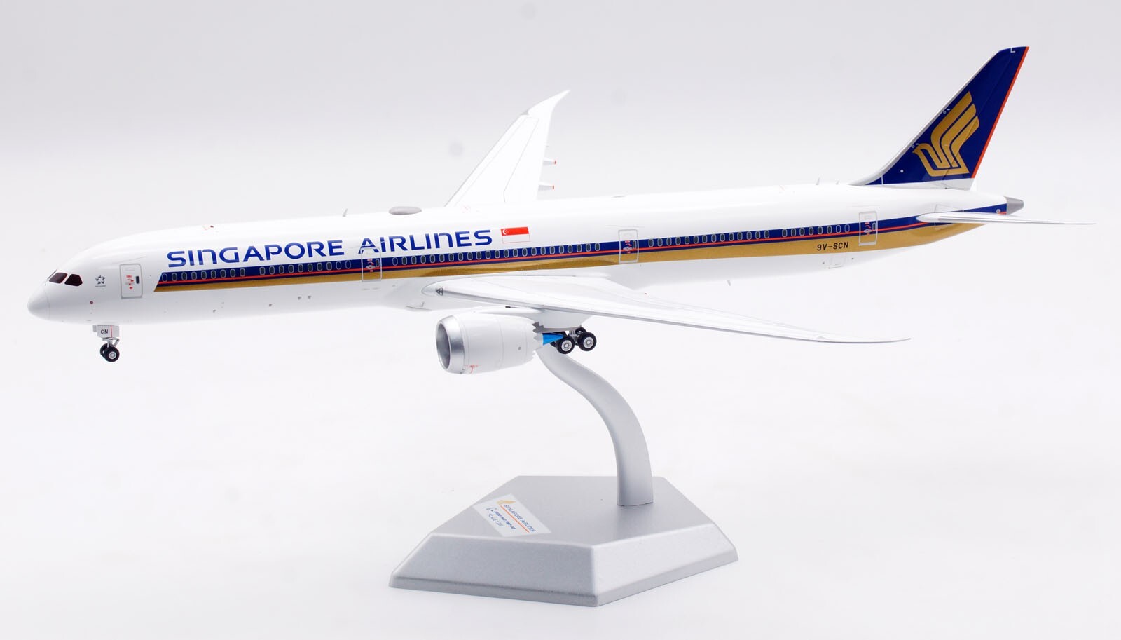 1:200 SQ Wings Singapore Airlines Boeing B787-10 9V-SCN Diecast Aircraft Model