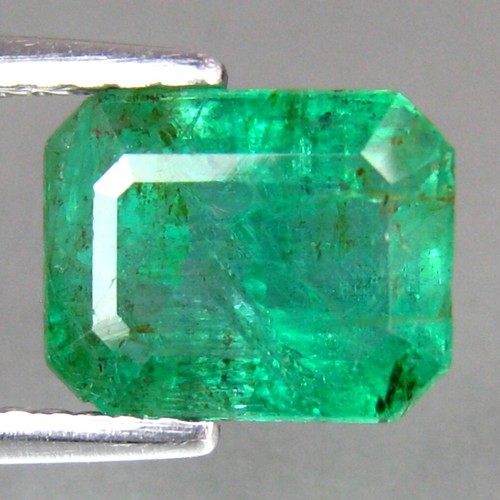 1.92 Carat-NATURAL EMERALD 8x6mm ZAMBIAN GREEN OCTAGON CUT GEMSTONES SEE VDO - Picture 6 of 8