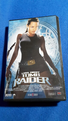 LARA CROFT, TOMB RAIDER, VHS EUROVIDEO, ANGELIA JOLIE.