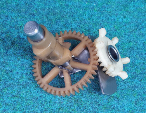 Nockenwelle & Ölschleuder  Briggs & Stratton Motor Rasenmäher